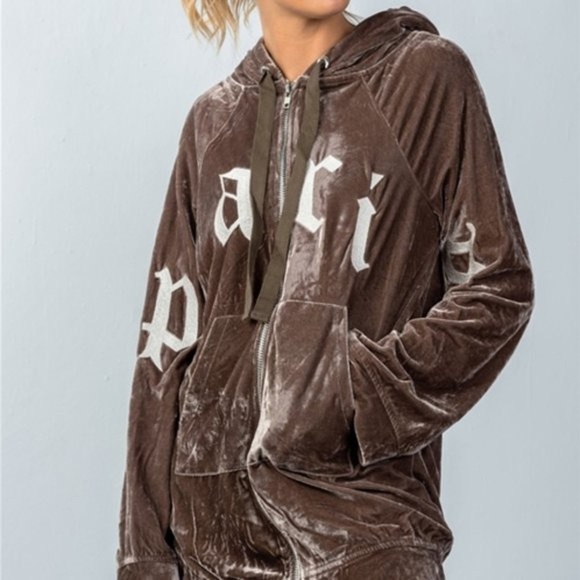 Essue Women’s Paris full zip  Hooded Toffee Velvet Jacket Brow /Cream Medium - Picture 13 of 13